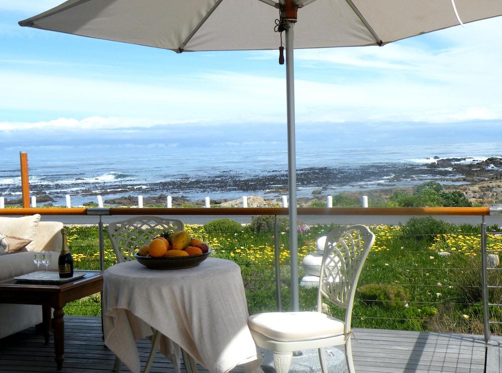 138 Marine Beachfront Guesthouse Hermanus Extérieur photo