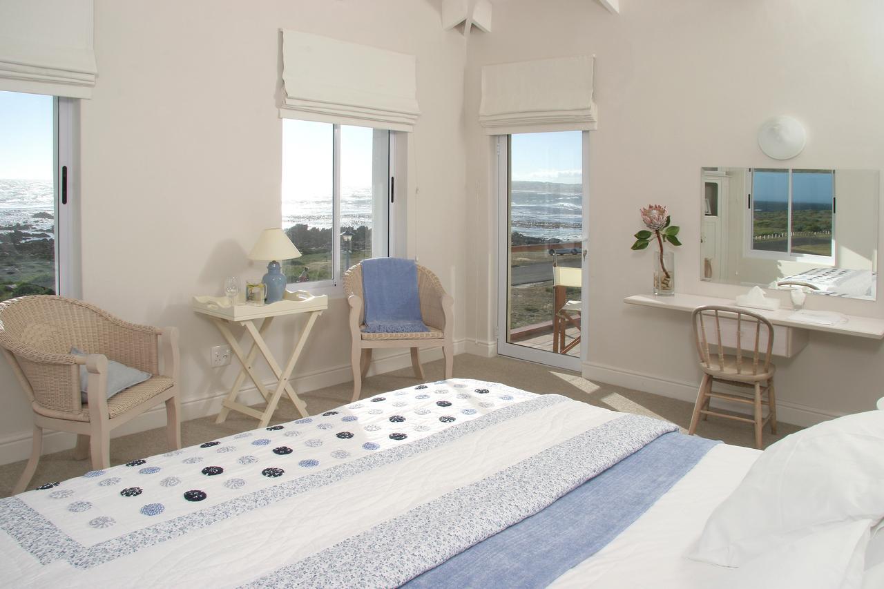 138 Marine Beachfront Guesthouse Hermanus Extérieur photo