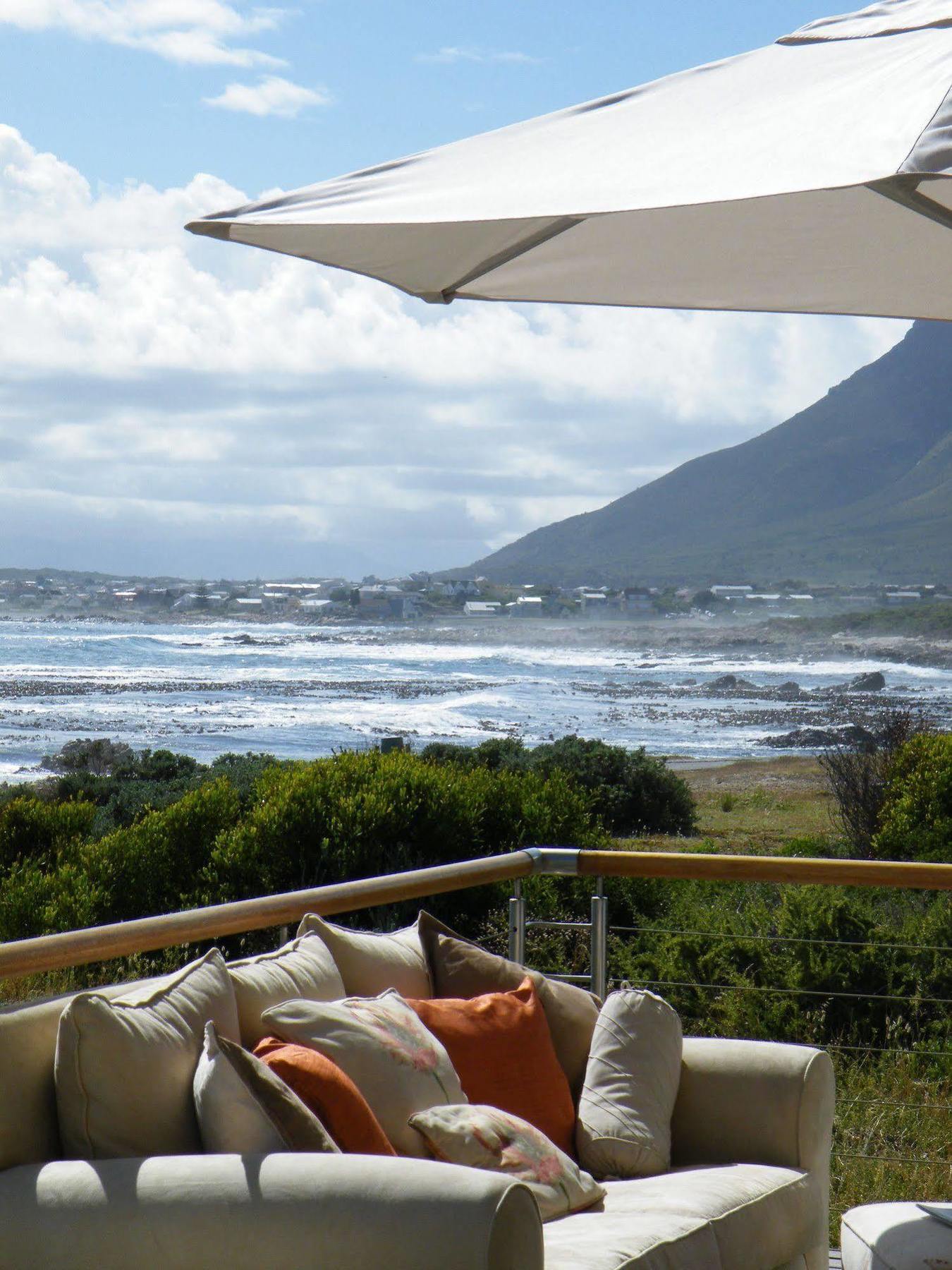 138 Marine Beachfront Guesthouse Hermanus Extérieur photo