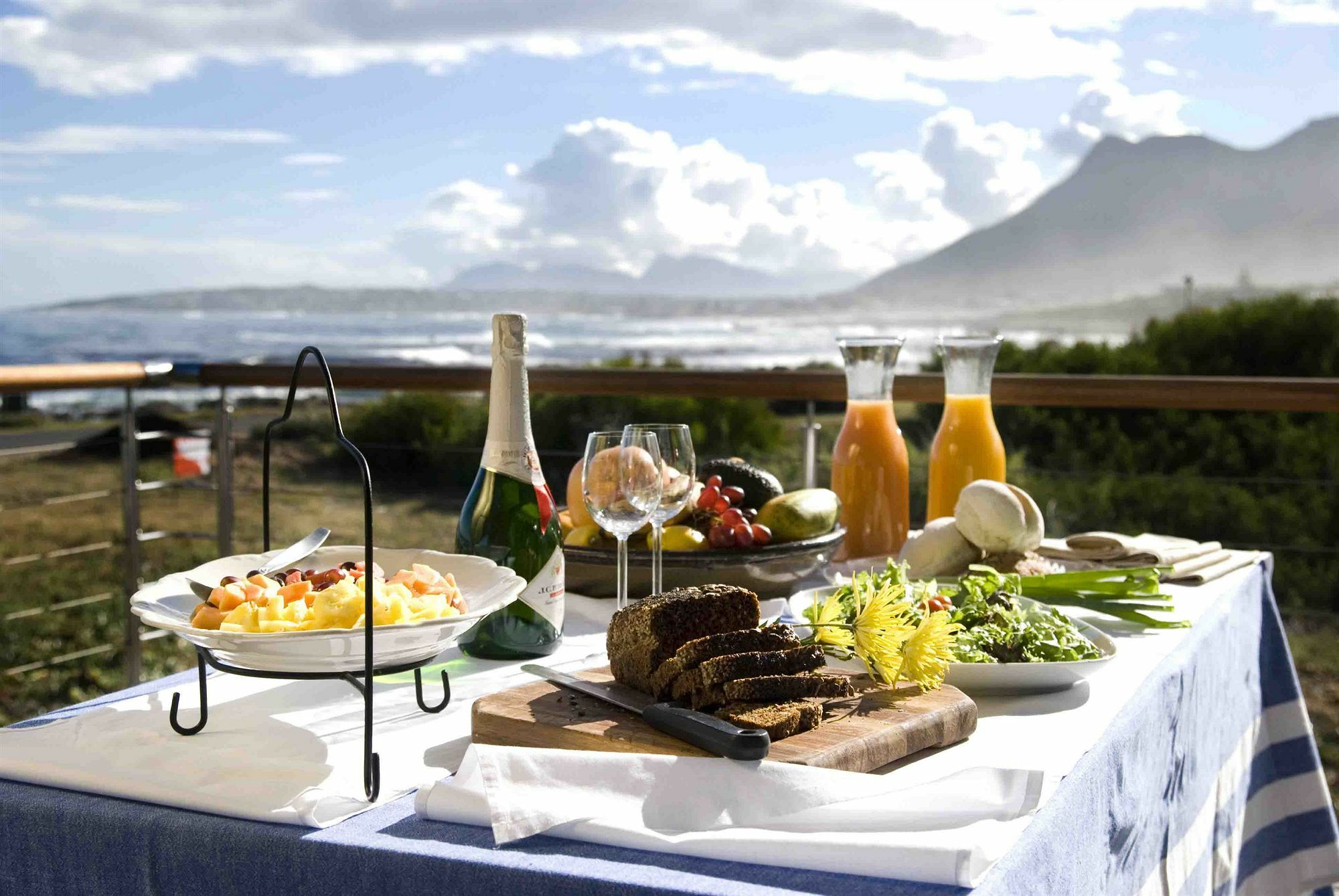 138 Marine Beachfront Guesthouse Hermanus Extérieur photo